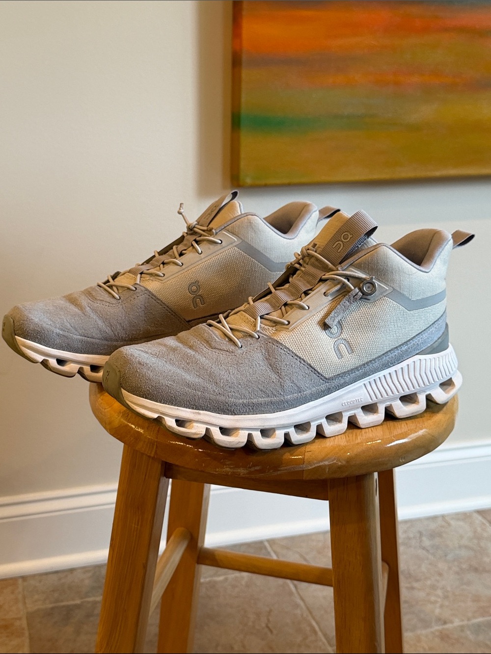 On Running Cloudswift Women’s Athletic Shoes in Light Gray